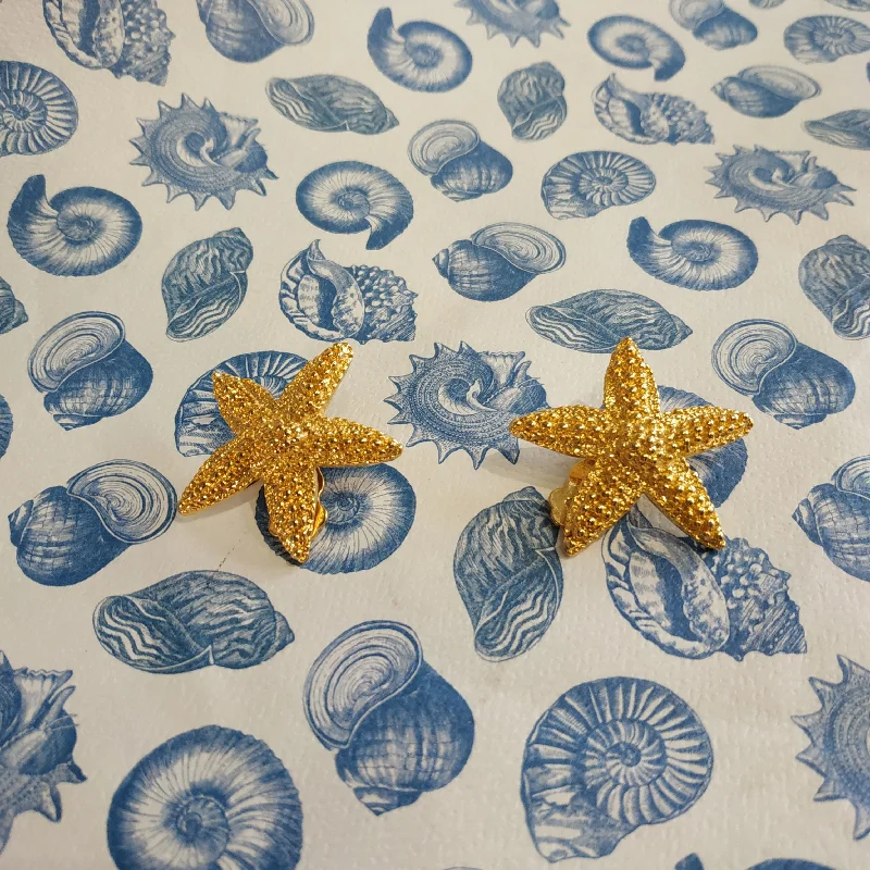 ripple texture earrings for women -Vintage Gold starfish clip on earrings