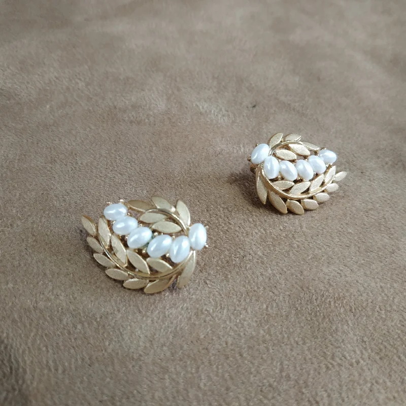 ladies gold earrings bird motifs -Trifari Pearl Leafy Flower Pearl And Gold Vintage Clip On Earrings