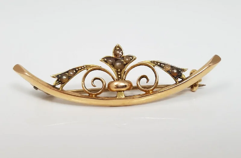 ladies gold brooch lotus motifs -Victorian 15k Yellow Gold Brooch