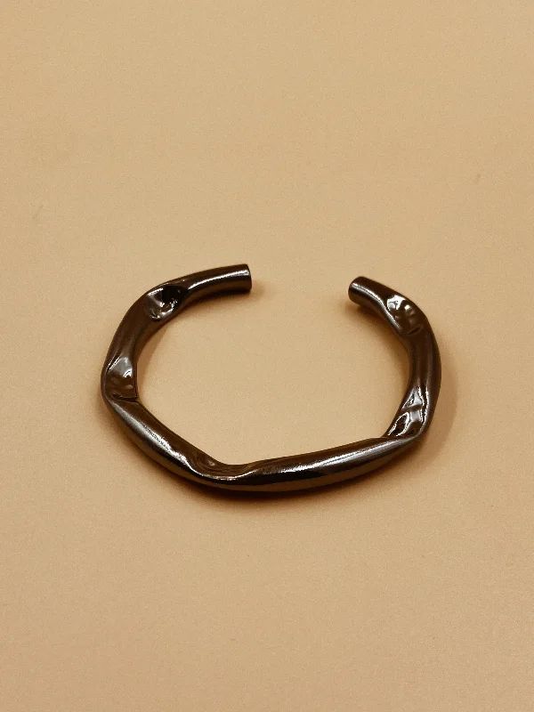 Ladies soothing jade bracelets -Crater Slender Bangle in Gunmetal