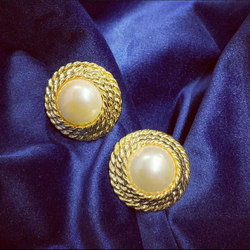 ladies earrings twisted edges -Vintage Gold Rope trim Pearl Earrings Clip On